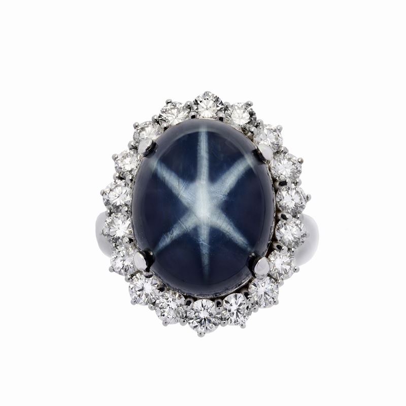 Anello in Oro Bianco, Diamanti e Zaffiro Stellato