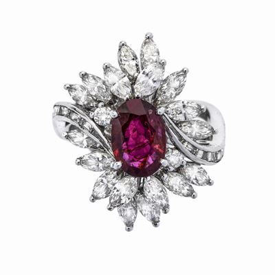 Anello in Oro Bianco, Diamanti e Rubino