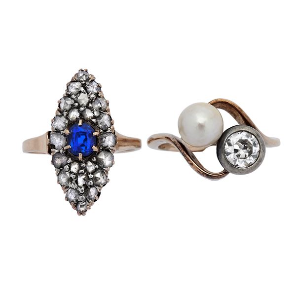 Anello contrariè e anello a losanga in oro giallo, diamanti, perla e zaffiro