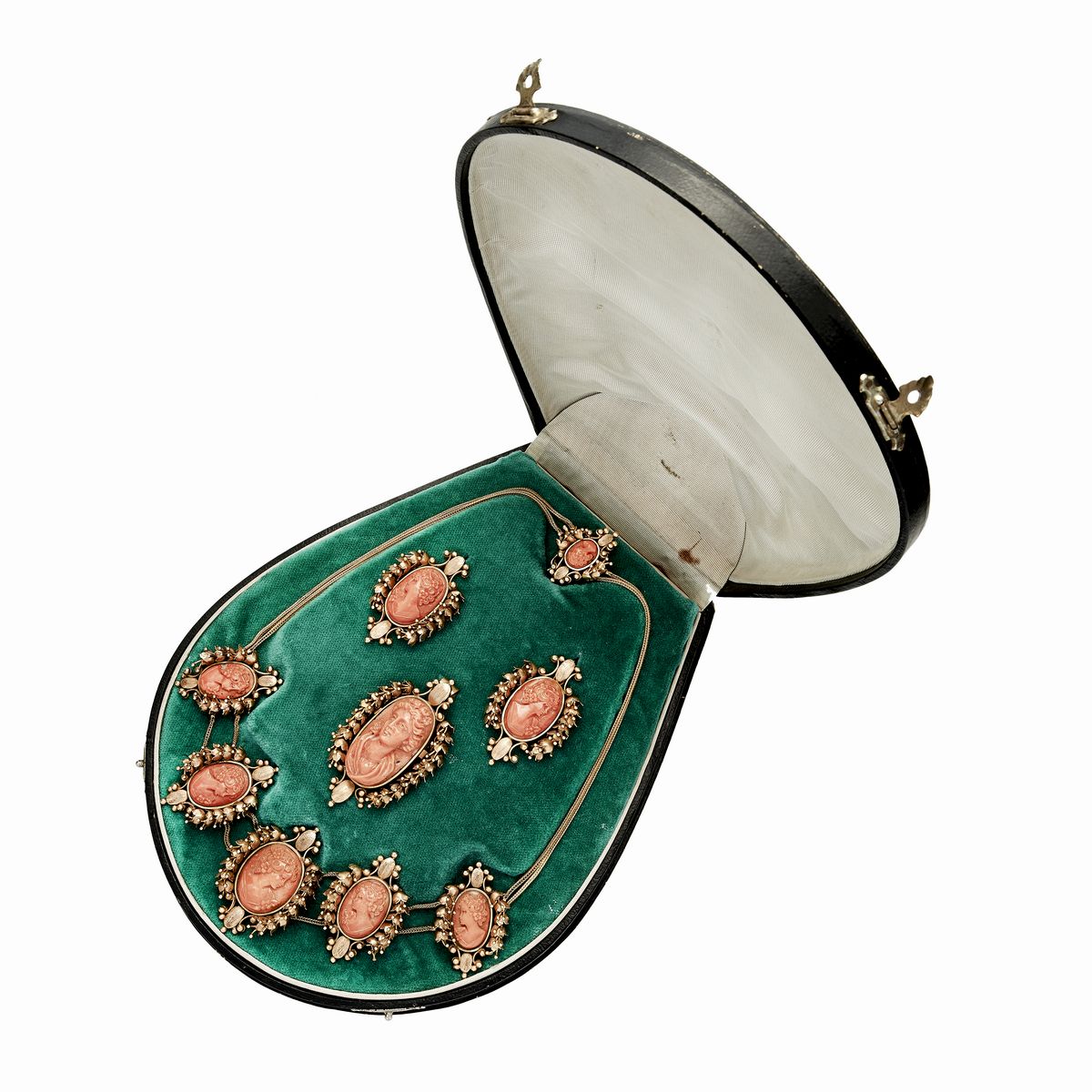 Parure in Oro a Basso Titolo e Corallo