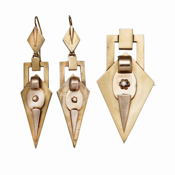 Pair of 18K Yellow Gold Gold Earrings and Brooch, Pink Gold and Microperle  - Auction Antique Jewelry, Modern and Watches - Curio - Casa d'aste in Firenze