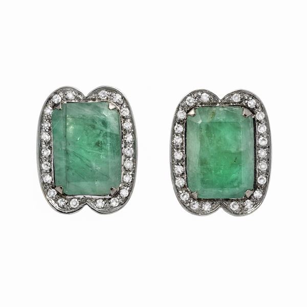 Pair of white gold earrings, diamonds and emerald roots