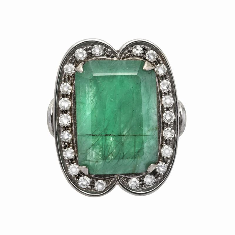 Anello in Oro Bianco, Diamanti e Radice di Smeraldo
