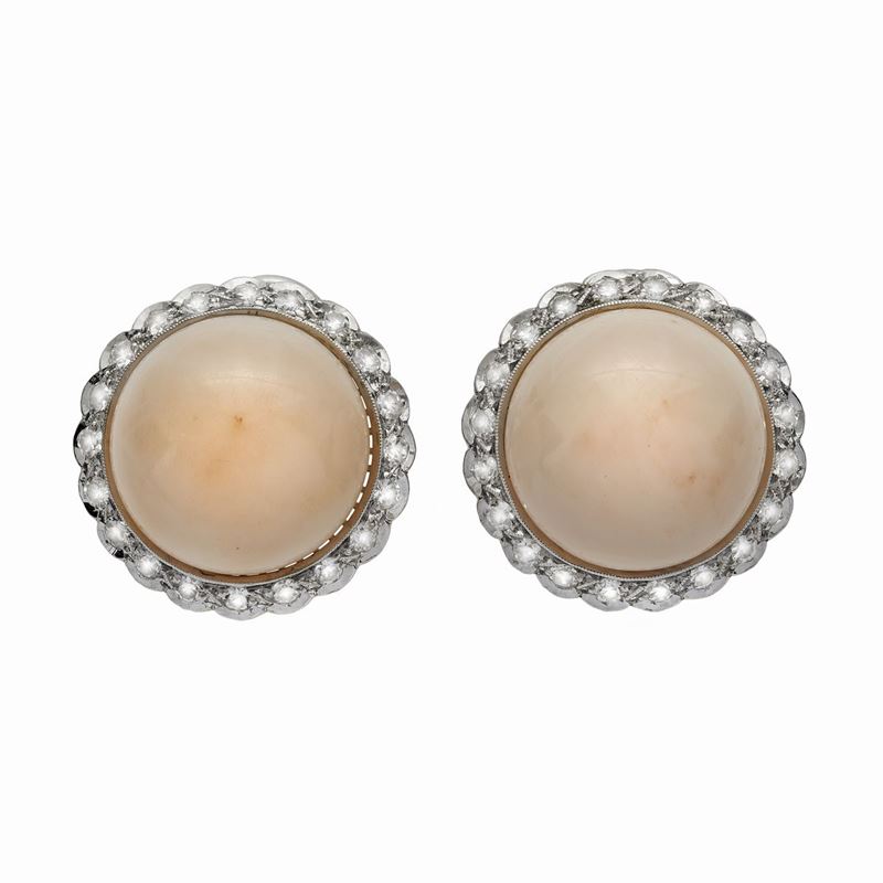 Paio di Orecchini in Oro Bianco, Diamanti e Pelle D'angelo