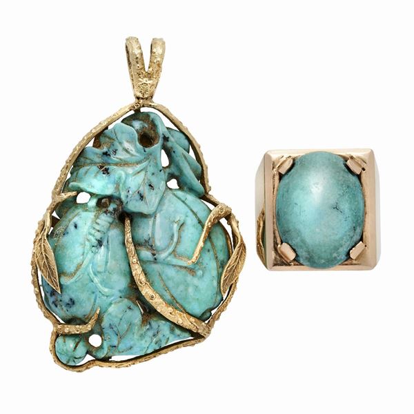 Pendants and rings in yellow and turquoise gold