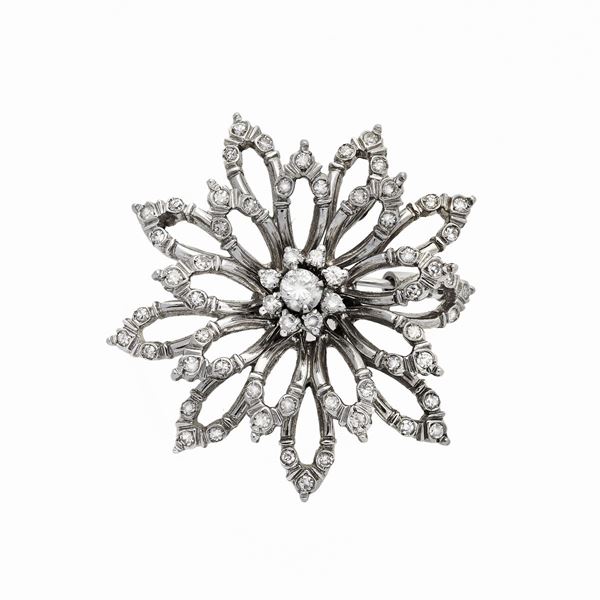 White gold brooch and diamonds