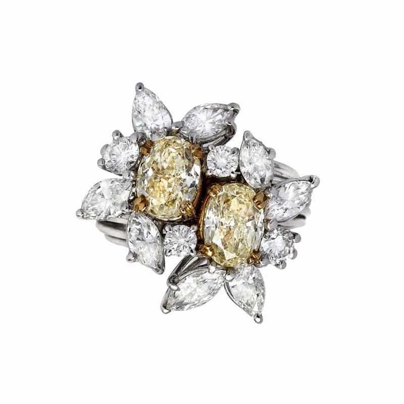 Anello in Oro Bianco, Diamanti e Diamanti Fancy Light Yellow