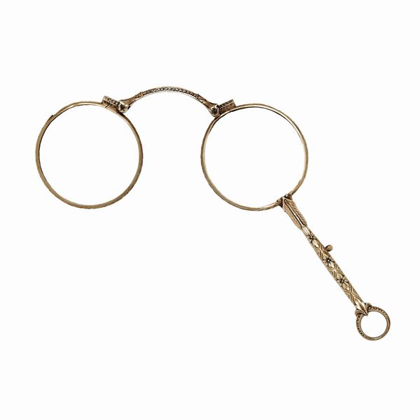 Lorgnette in oro giallo  - Asta Gioielli Antichi, Moderni e Orologi - Curio - Casa d'aste in Firenze