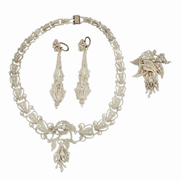 Low-heeled gold plated wings and micro-beads