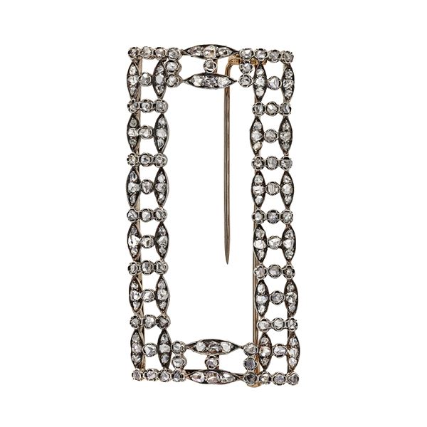 Rectangular clip in white gold and diamonds  - Auction Antique Jewelry, Modern and Watches - Curio - Casa d'aste in Firenze