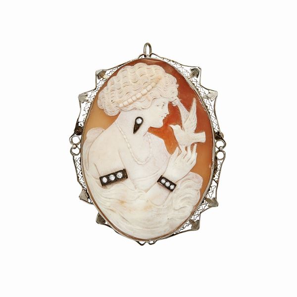 Cameo in low gold and diamonds  - Auction Antique Jewelry, Modern and Watches - Curio - Casa d'aste in Firenze