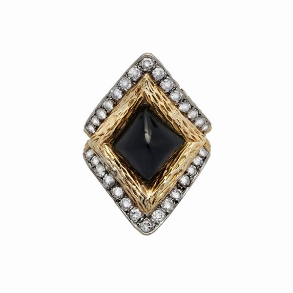 Yellow gold trapezoidal ring, diamonds and black glass