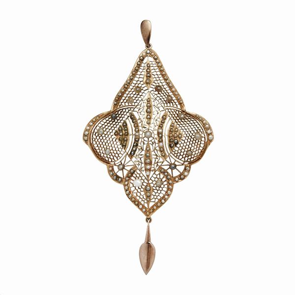 Yellow gold, gold low title,  pearl and micro-beads  - Auction Antique Jewelry, Modern and Watches - Curio - Casa d'aste in Firenze