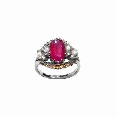 Anello in Platino, Diamanti e Rubino