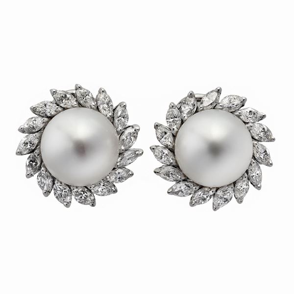 Pair of earrings in white gold, diamonds and pearls  - Auction Antique Jewelry, Modern and Watches - Curio - Casa d'aste in Firenze