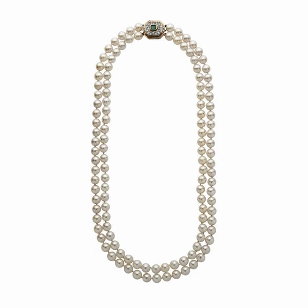 Collana in oro giallo, diamanti, smeraldo e perle