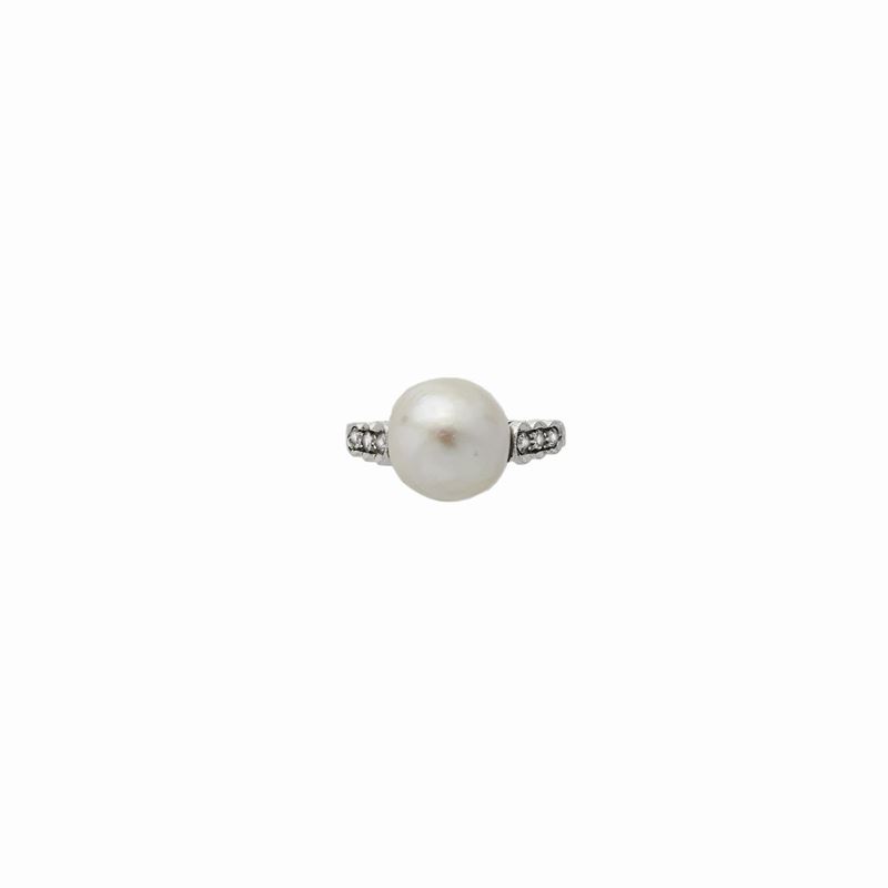 Anello in Oro Bianco, Diamanti e Perla