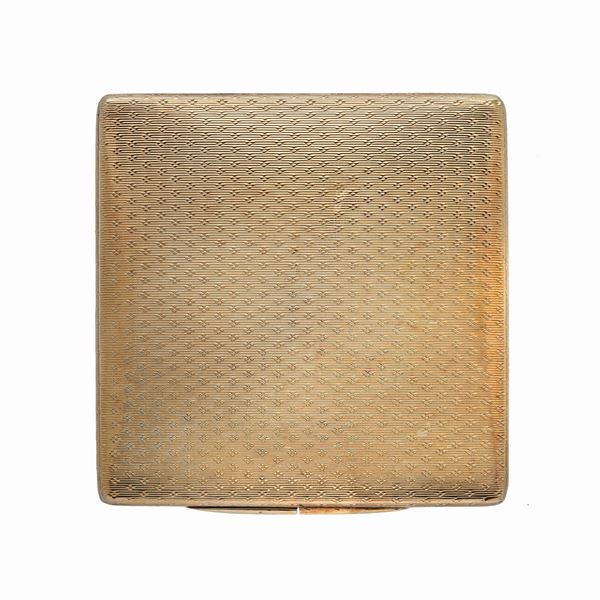 Compact box in yellow gold
