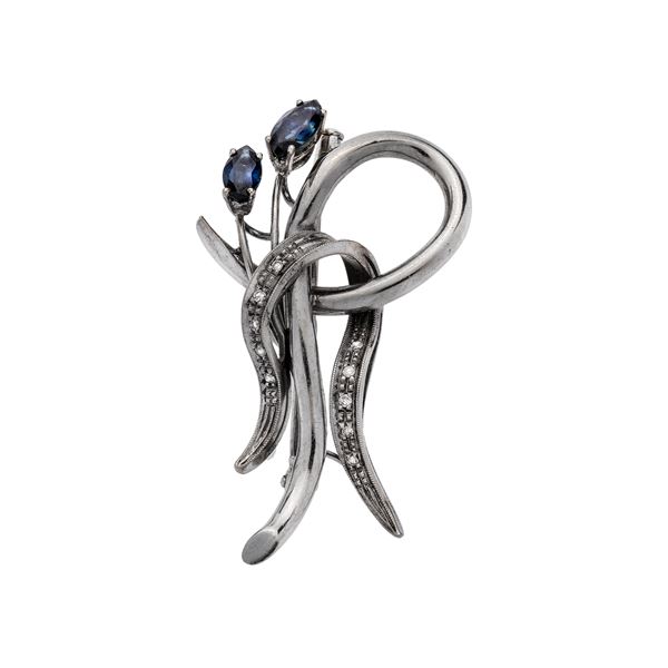 White gold brooch and sapphires