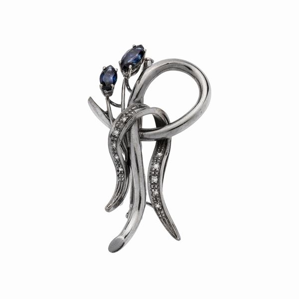 White gold brooch and sapphires  - Auction Antique Jewelry, Modern and Watches - Curio - Casa d'aste in Firenze