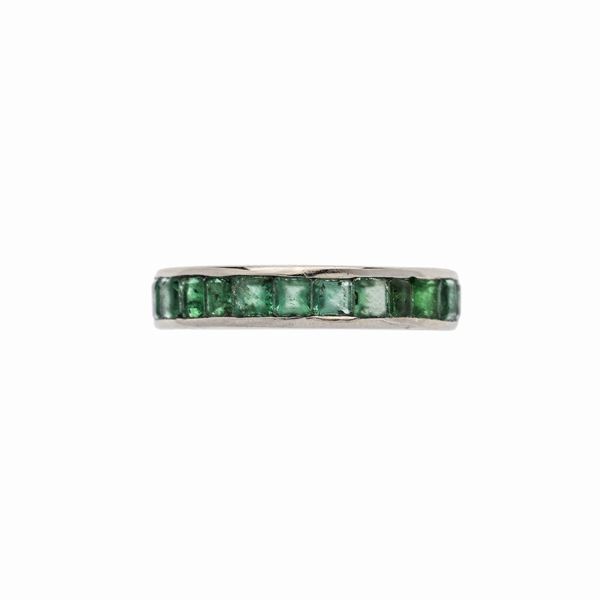 Eternè ring in white and emerald gold
