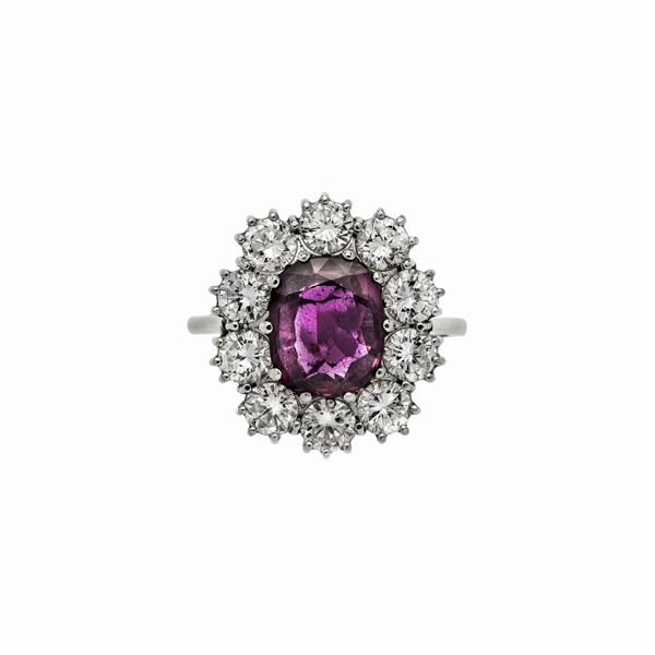 Daisy ring in white gold, diamonds and ruby