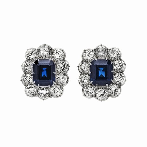 Pair of white gold diamond earrings, diamonds and sapphires  - Auction Antique Jewelry, Modern and Watches - Curio - Casa d'aste in Firenze