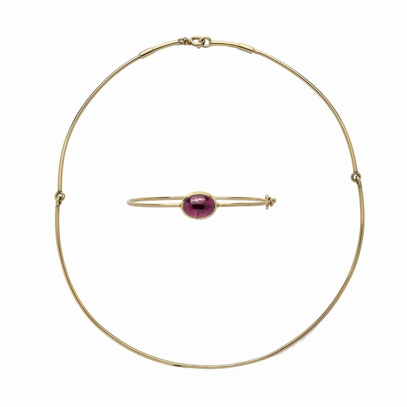 Collier Semirigido in Oro Giallo e Bracciale in Oro Giallo e Granato