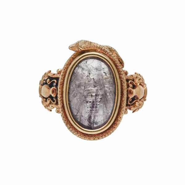 Men's ring in yellow gold and amethyst