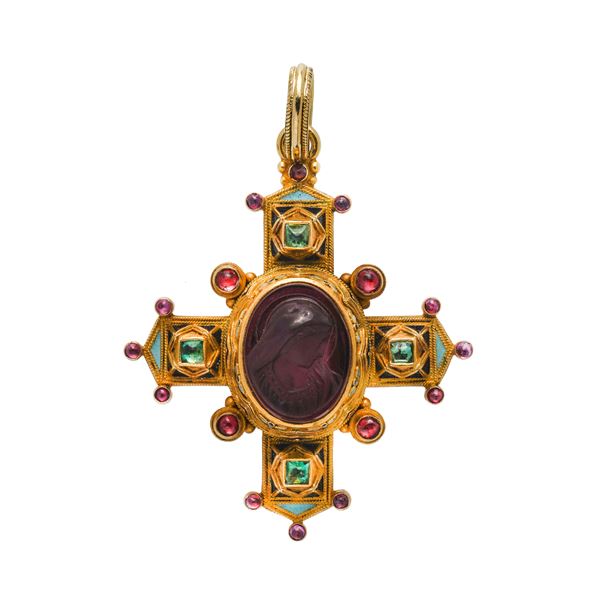 Cross yellow gold, polychrome enamel and garnet engraved  - Auction Antique Jewelry, Modern and Watches - Curio - Casa d'aste in Firenze