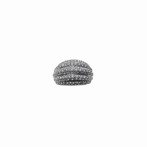 Anello in oro bianco e diamanti