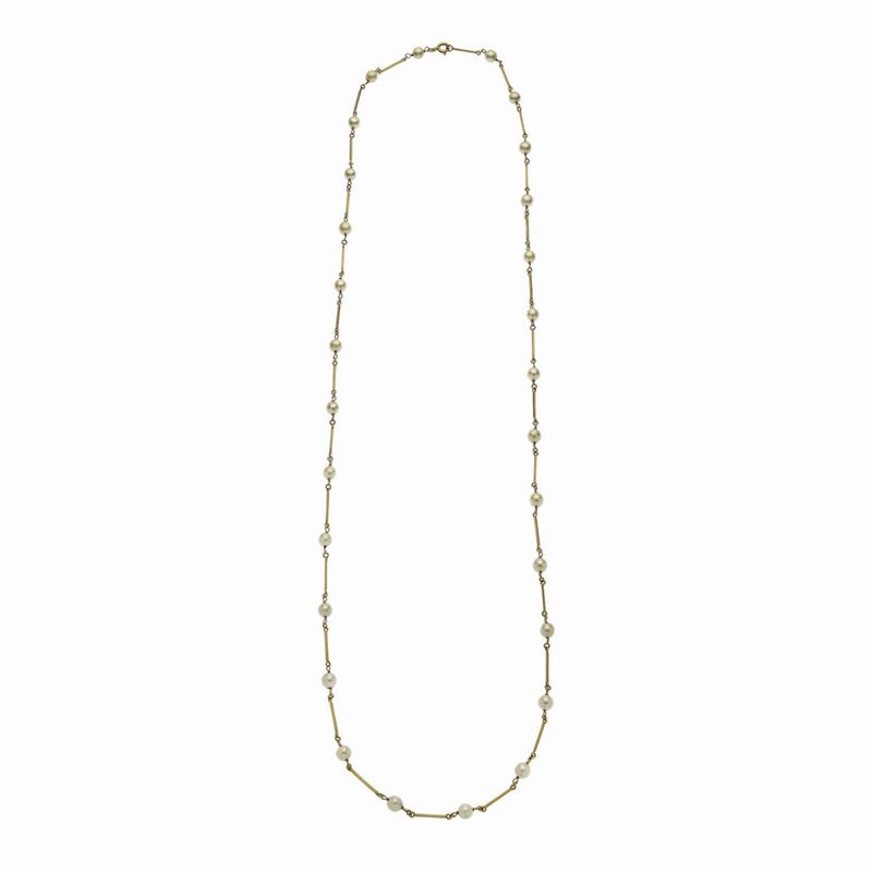 Lunga Collana in Oro Giallo e Perle Coltivate
