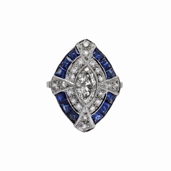Anello in oro bianco, diamanti e zaffiri