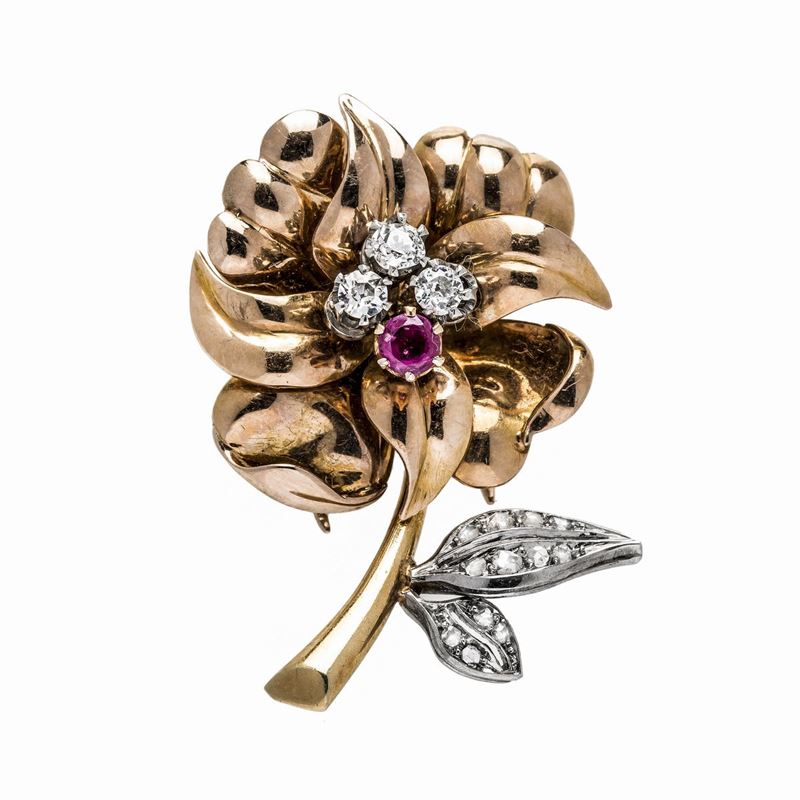 Clip a Fiore in Oro Giallo, Oro Bianco, Rubini e Diamanti