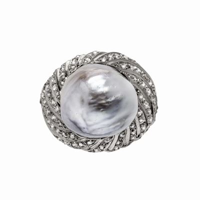 Anello in Platino, Diamanti e Perla Coltivata