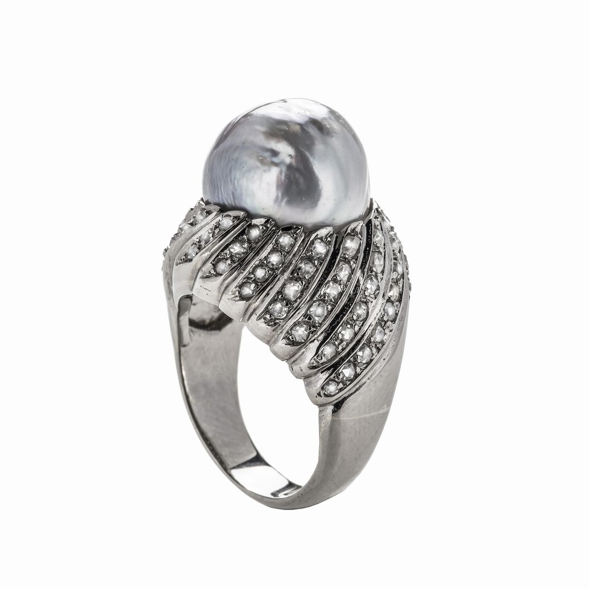 Anello in Platino, Diamanti e Perla Coltivata