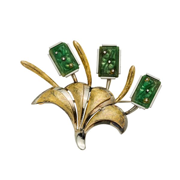 Brooch in yellow gold, white gold and jade