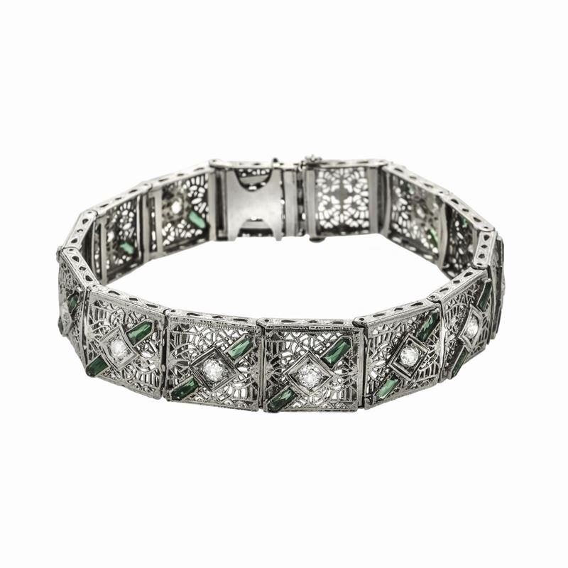 Bracciale in Platino, Oro a Basso Titolo, Pietre Verdi e Diamanti