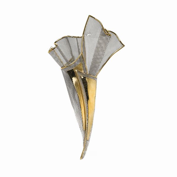 Spilla Fazzoletto in oro bianco e oro giallo  - Asta Gioielli Antichi, Moderni e Orologi - Curio - Casa d'aste in Firenze