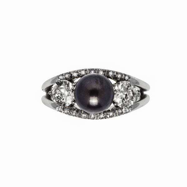 Anello in oro bianco, diamanti e perla Tahiti