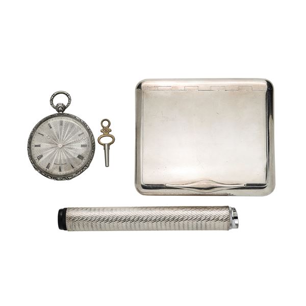 Cannocchiale, portasigarette e orologio da tasca in argento