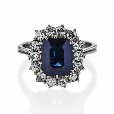 Anello in Oro Bianco, Diamanti e Zaffiro