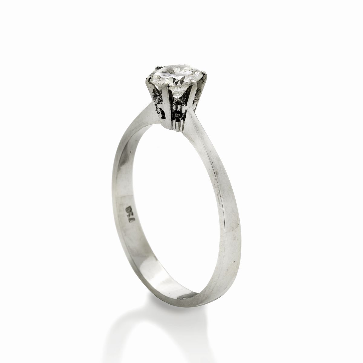 Anello Solitario in Oro Bianco e Diamante