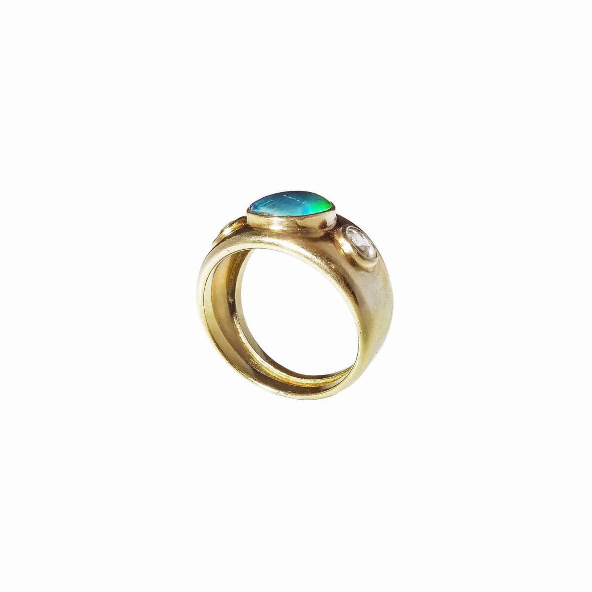 Anello a Fascia in Oro Giallo, Opale e Diamanti
