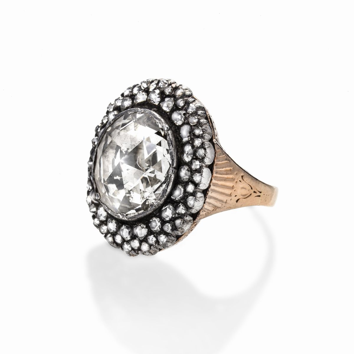 Anello in Oro a Basso Titolo, Argento e Diamanti