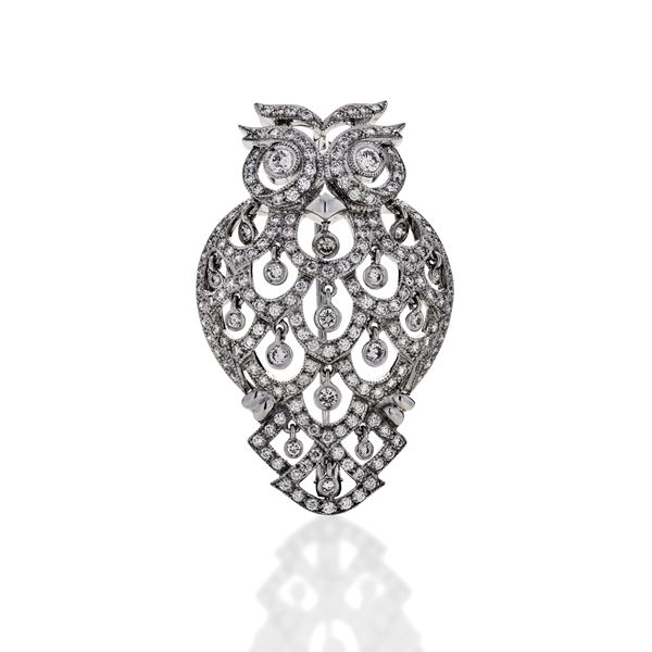 Owl brooch in white gold and diamonds