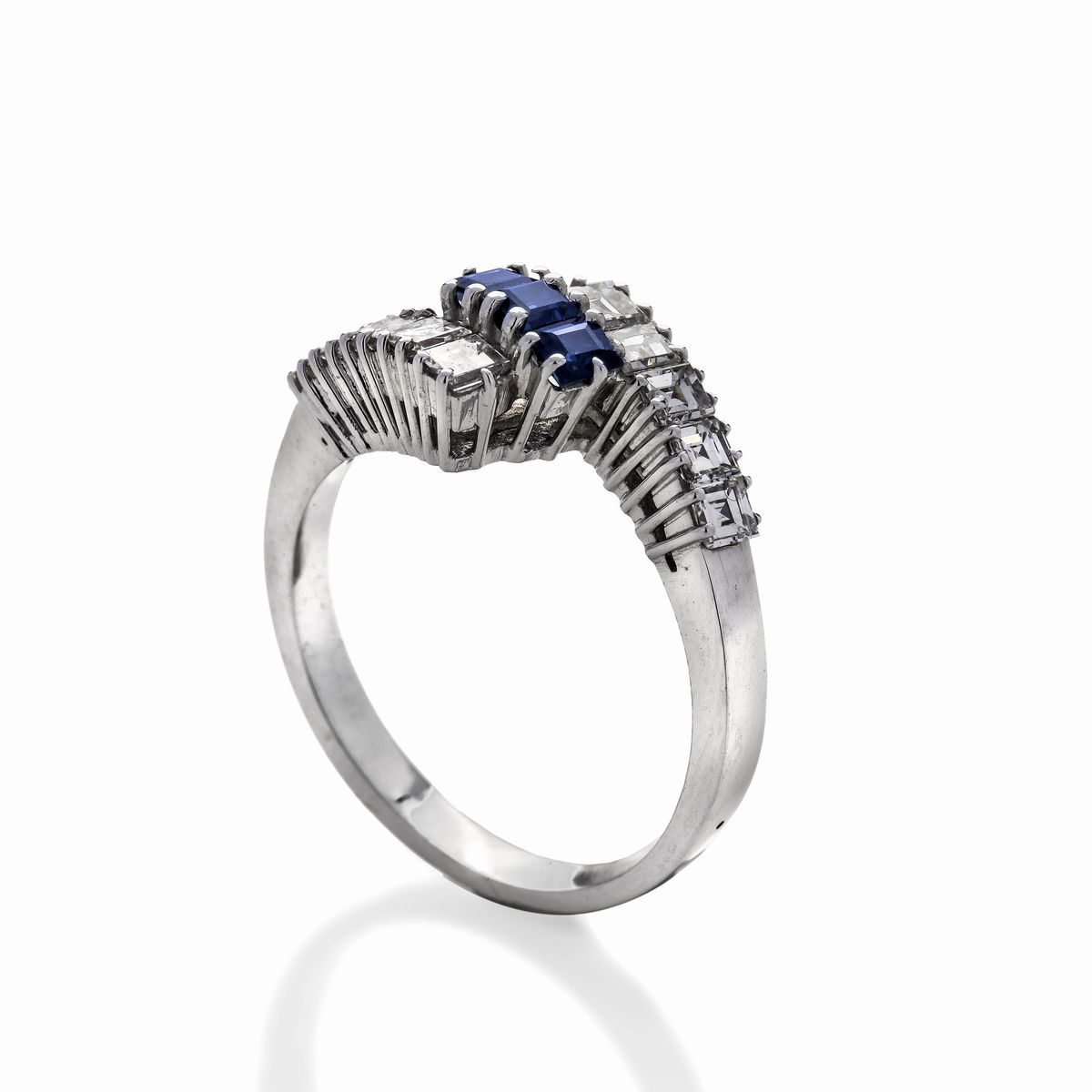 Anello in Oro Bianco, Diamanti e Zaffiri