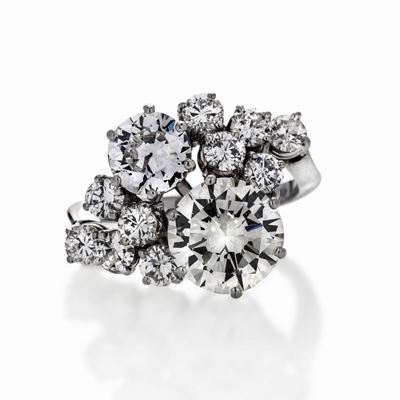 Importante Anello in Oro Bianco e Diamanti