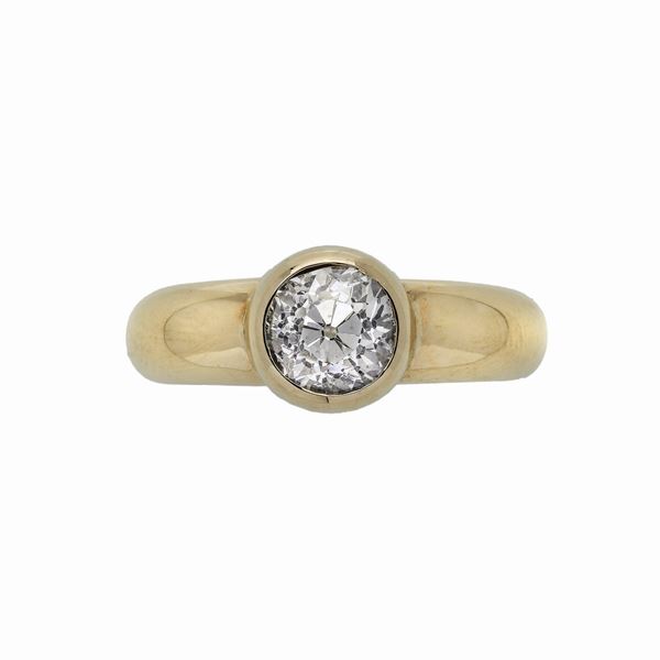 Anello solitario in oro giallo e diamante