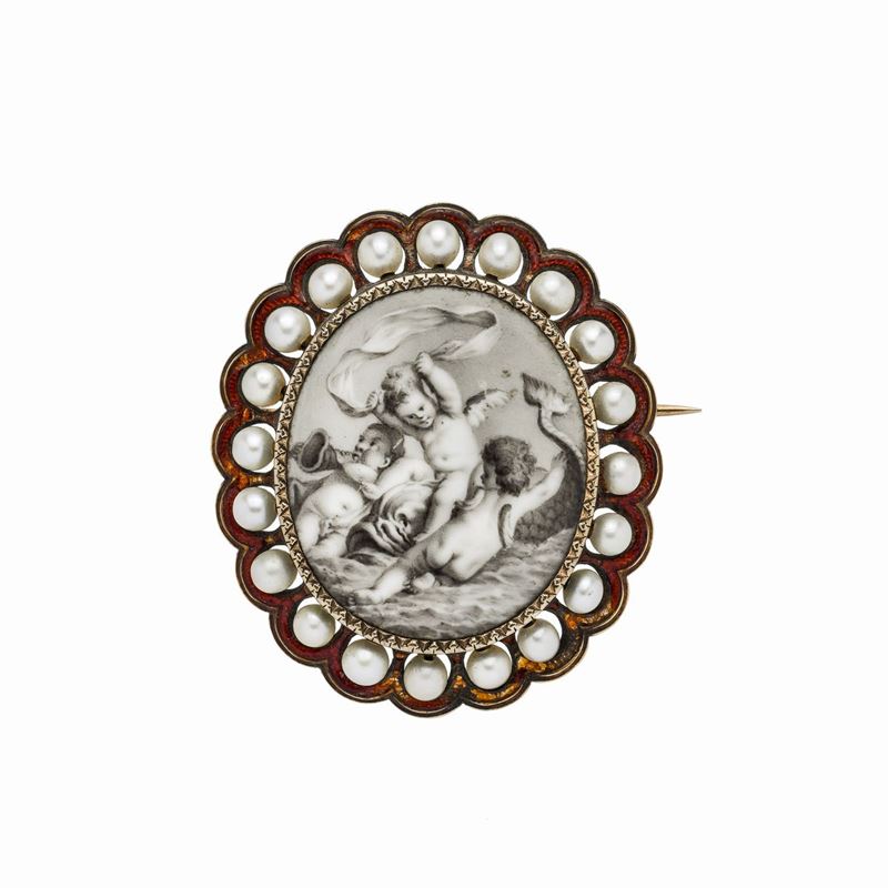 Spilla in Oro a Basso Titolo, Cammeo, Smalto Rosso e Perle